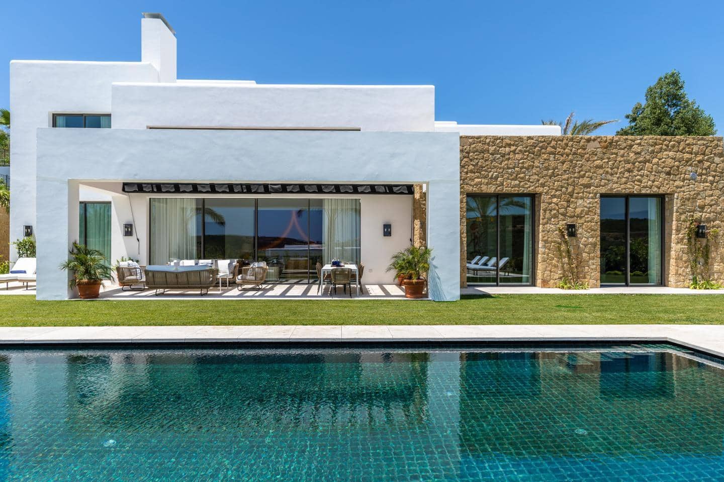 5 quarto Moradia para venda em Casares com piscina garagem - 4 800 000 € (Ref: 9877822)