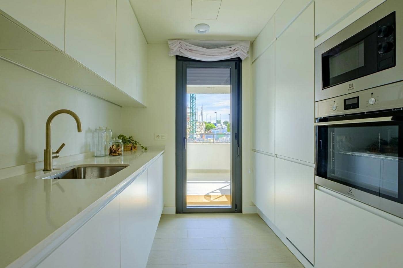 Piso de 2 habitaciones en Casares en venta con piscina garaje - 400.000 € (Ref: 9880465)