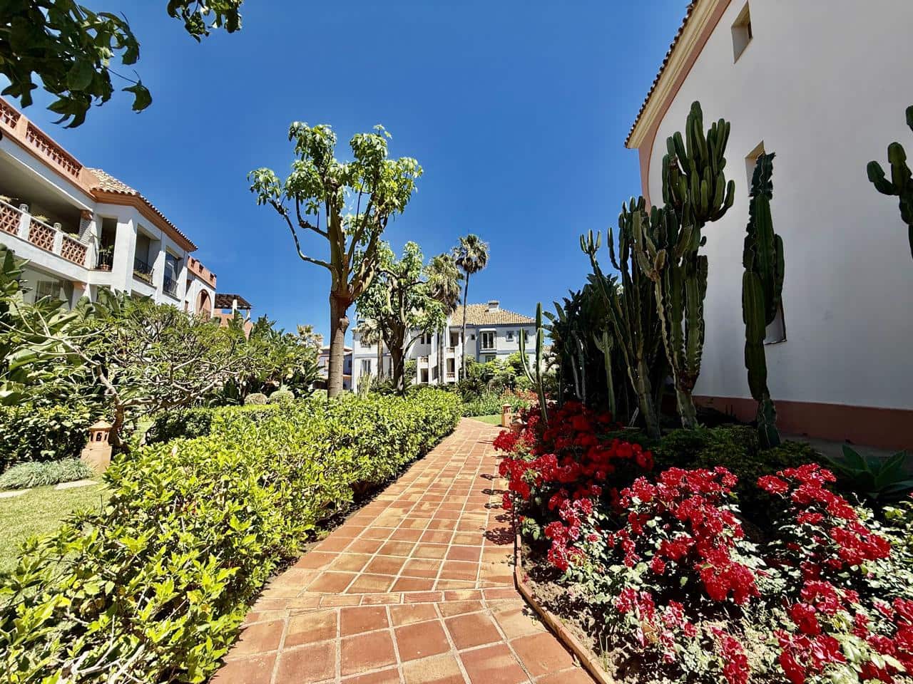 3 quarto Apartamento para venda em Bahia de Casares com piscina garagem - 995 000 € (Ref: 9889622)