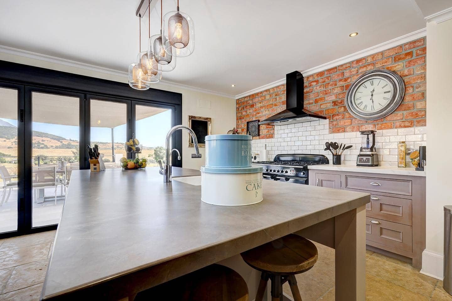 4 soveværelse Villa til salg i Casares med swimmingpool garage - € 2.250.000 (Ref: 9892883)