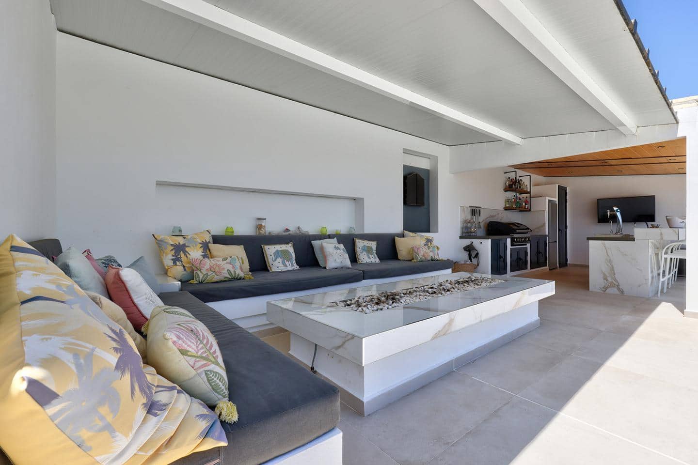 4 soveværelse Villa til salg i Casares med swimmingpool garage - € 2.250.000 (Ref: 9892883)