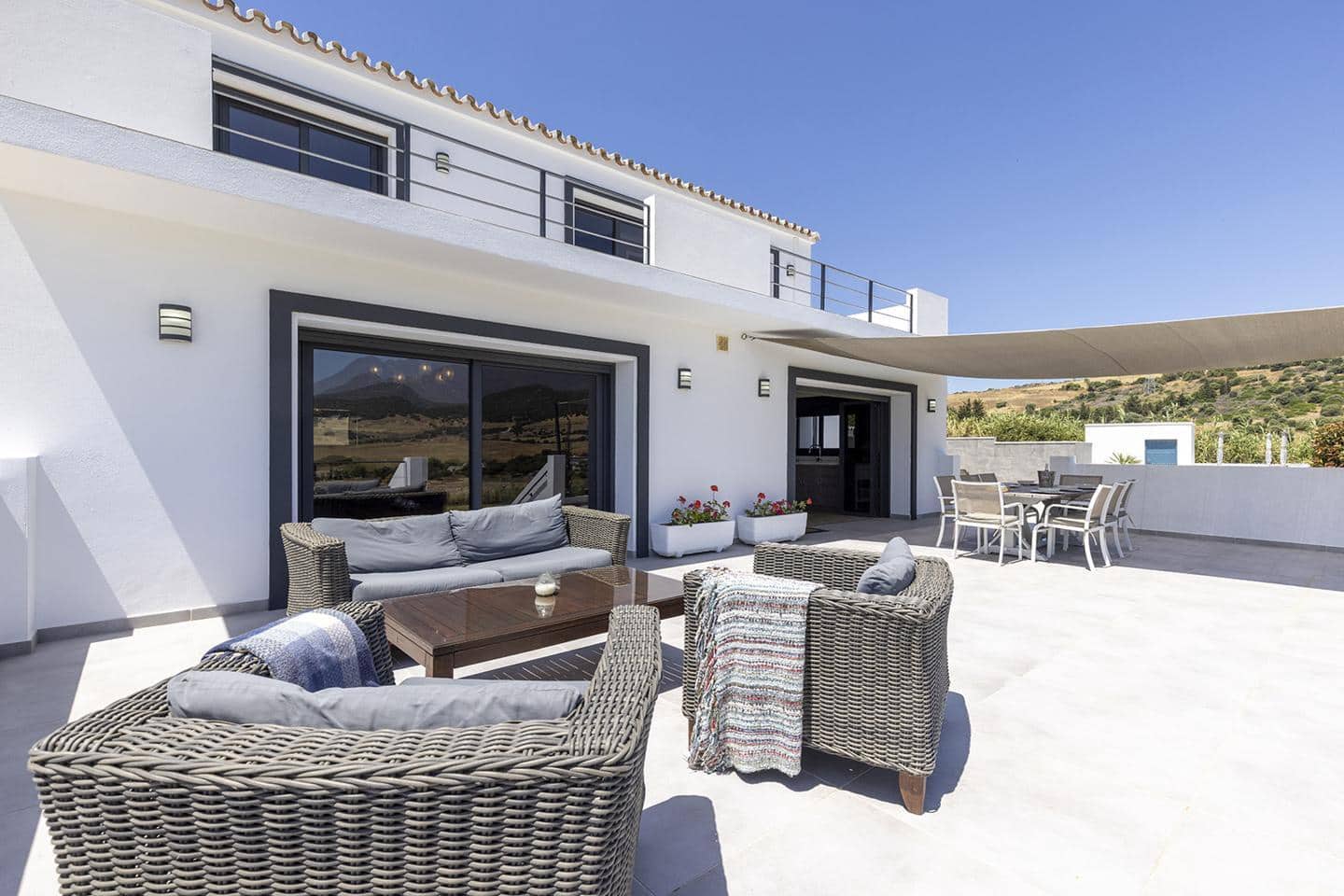 4 soveværelse Villa til salg i Casares med swimmingpool garage - € 2.250.000 (Ref: 9892883)