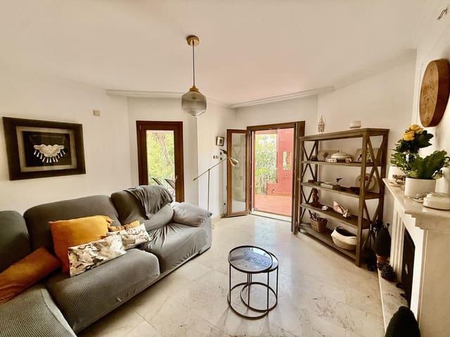 2 sypialnia Willa na sprzedaż w La Alcaidesa z basenem garażem - 549 000 € (Ref: 9918845)
