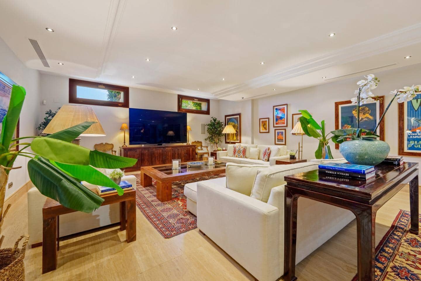 6 bedroom Villa for sale in Marbella with pool garage - € 8,950,000 (Ref: 9926592)