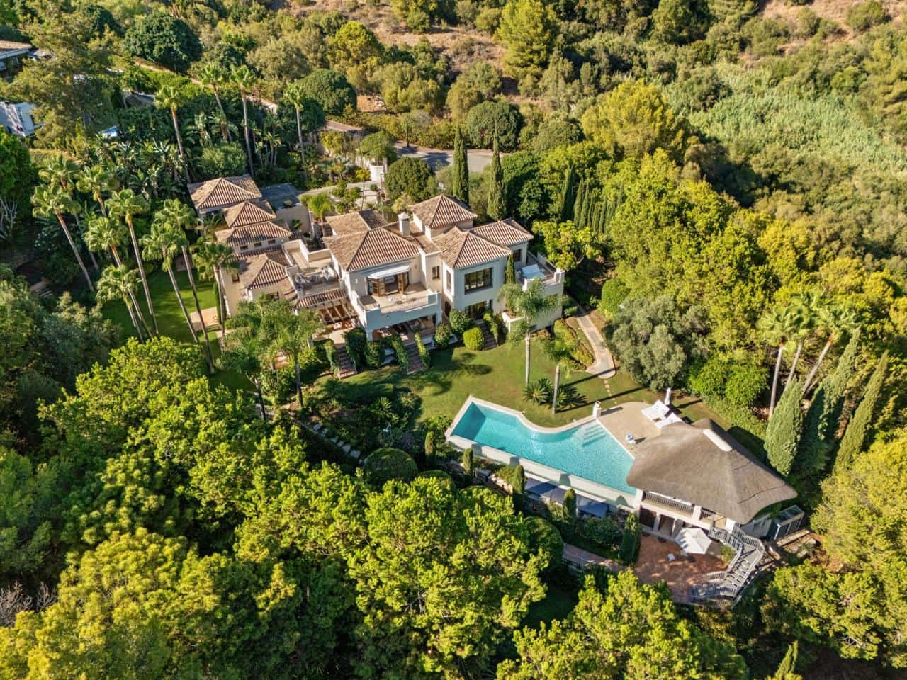 6 bedroom Villa for sale in Marbella with pool garage - € 8,950,000 (Ref: 9926592)