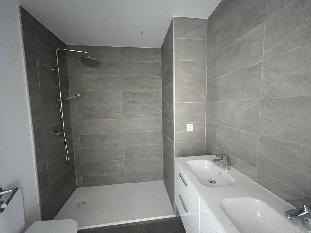 4 quarto Moradia para venda em Manilva com piscina garagem - 490 000 € (Ref: 9928570)