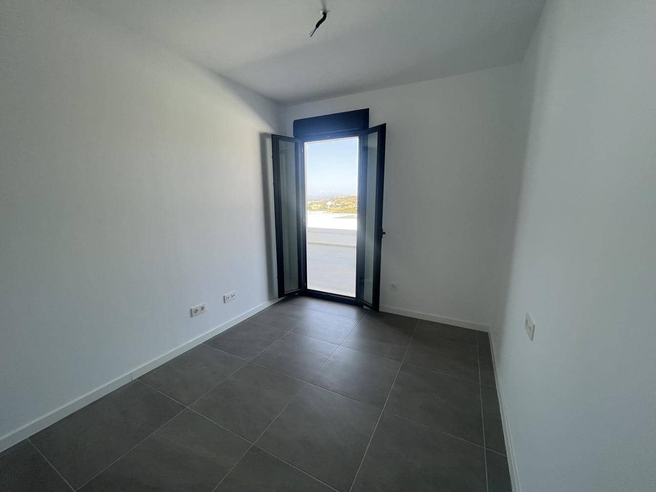 4 quarto Moradia para venda em Manilva com piscina garagem - 490 000 € (Ref: 9928570)