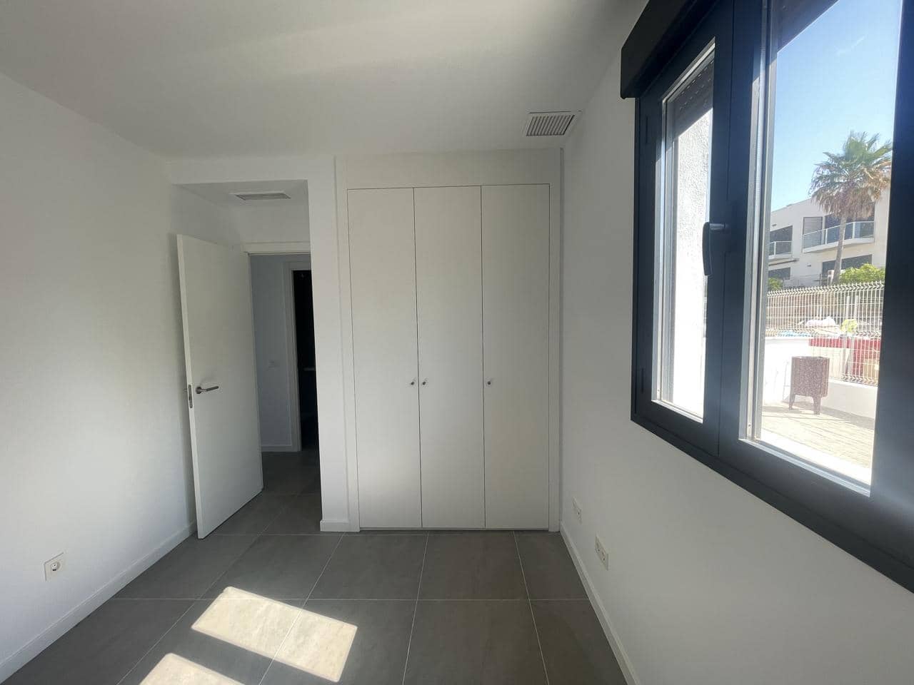 4 quarto Moradia para venda em Manilva com piscina garagem - 490 000 € (Ref: 9928570)