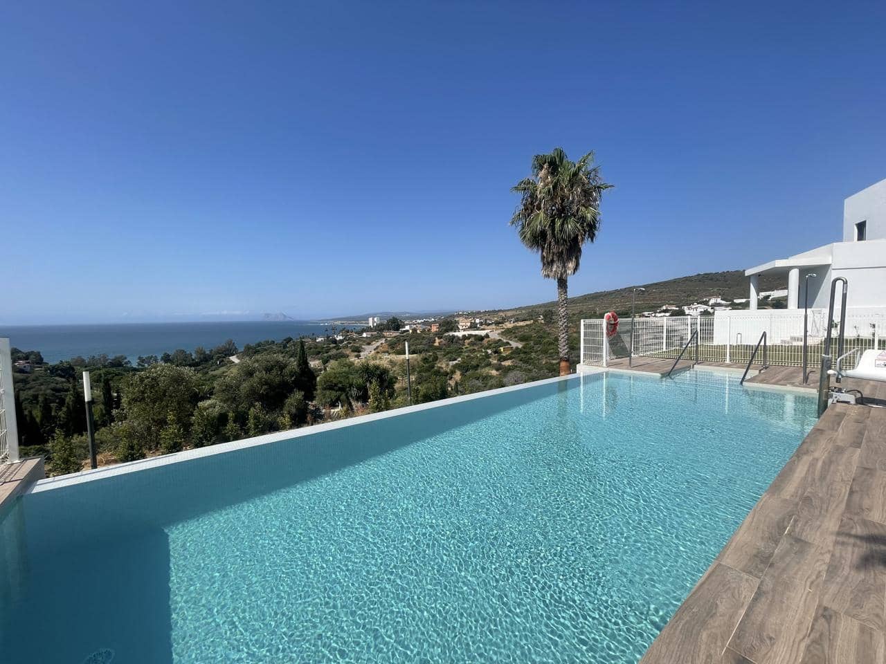 4 quarto Moradia para venda em Manilva com piscina garagem - 490 000 € (Ref: 9928570)