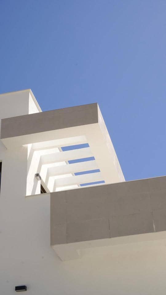 Piso de 3 habitaciones en Estepona en venta con piscina garaje - 739.000 € (Ref: 9929815)