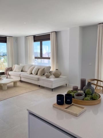 Piso de 3 habitaciones en Guadalobón, Estepona en venta con piscina garaje - 739.000 € (Ref: 9929815)