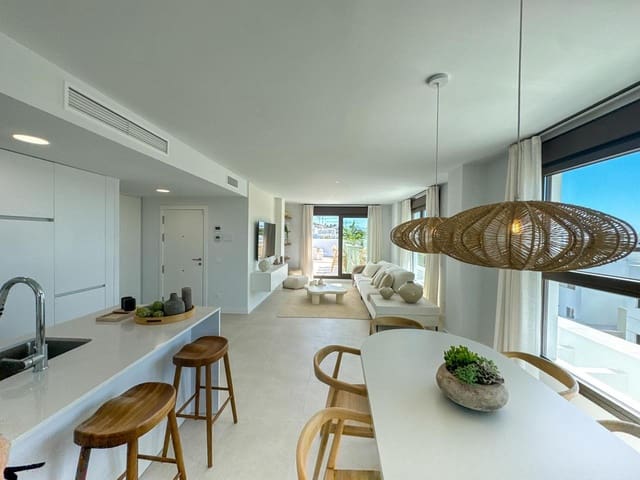 Piso de 3 habitaciones en Guadalobón, Estepona en venta con piscina garaje - 739.000 € (Ref: 9929815)