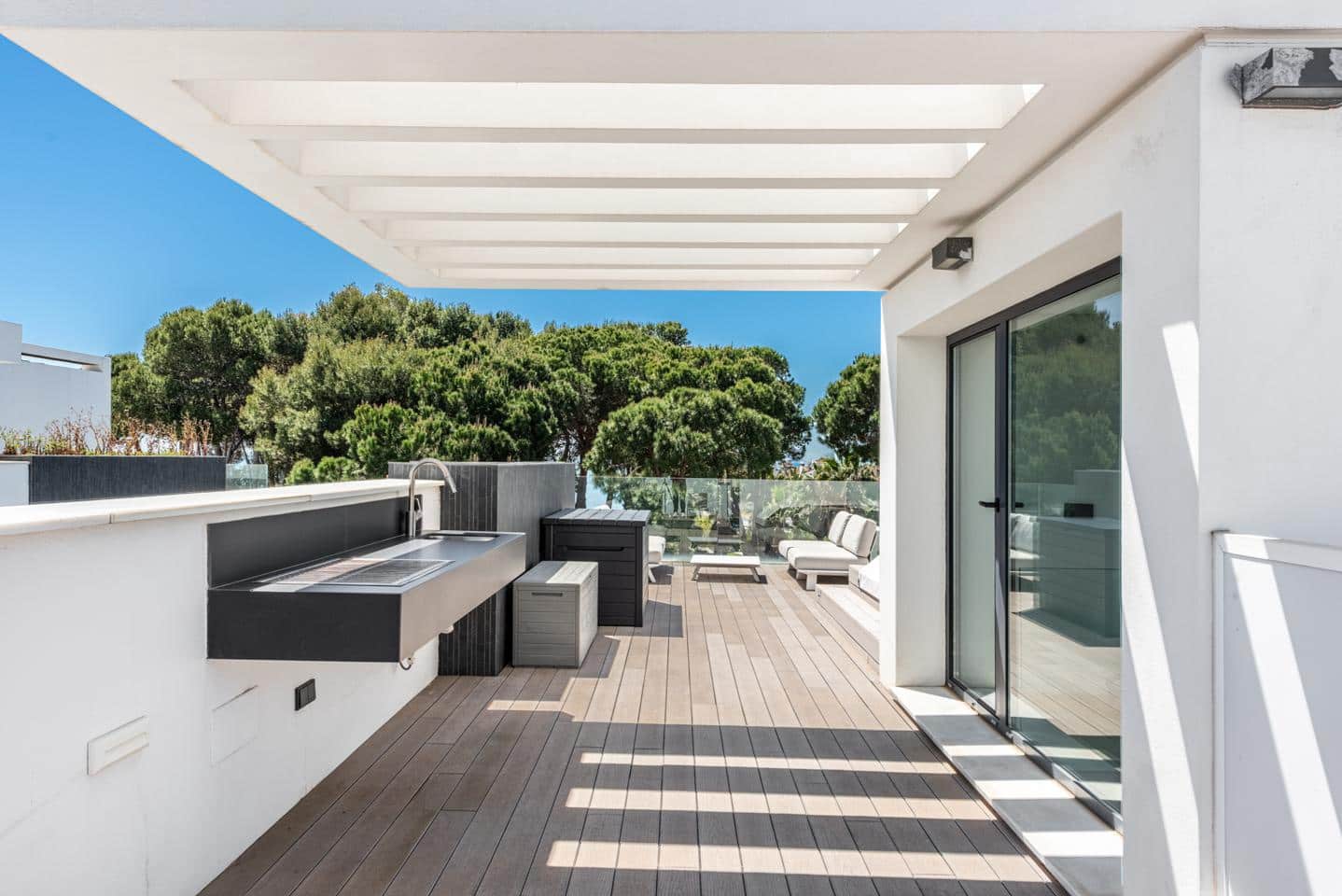 4 quarto Moradia para venda em Estepona com piscina garagem - 2 250 000 € (Ref: 9932549)