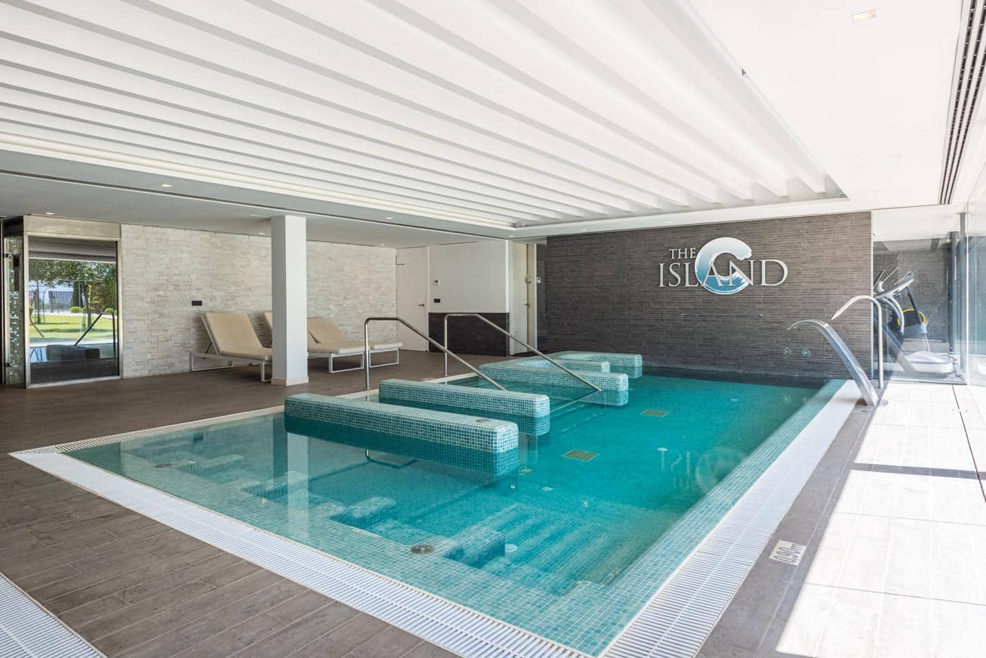 4 quarto Moradia para venda em Estepona com piscina garagem - 2 250 000 € (Ref: 9932549)