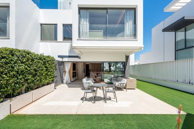 4 Zimmer Villa zu verkaufen in Guadalobón, Estepona mit Pool Garage - 2.250.000 € (Ref: 9932549)