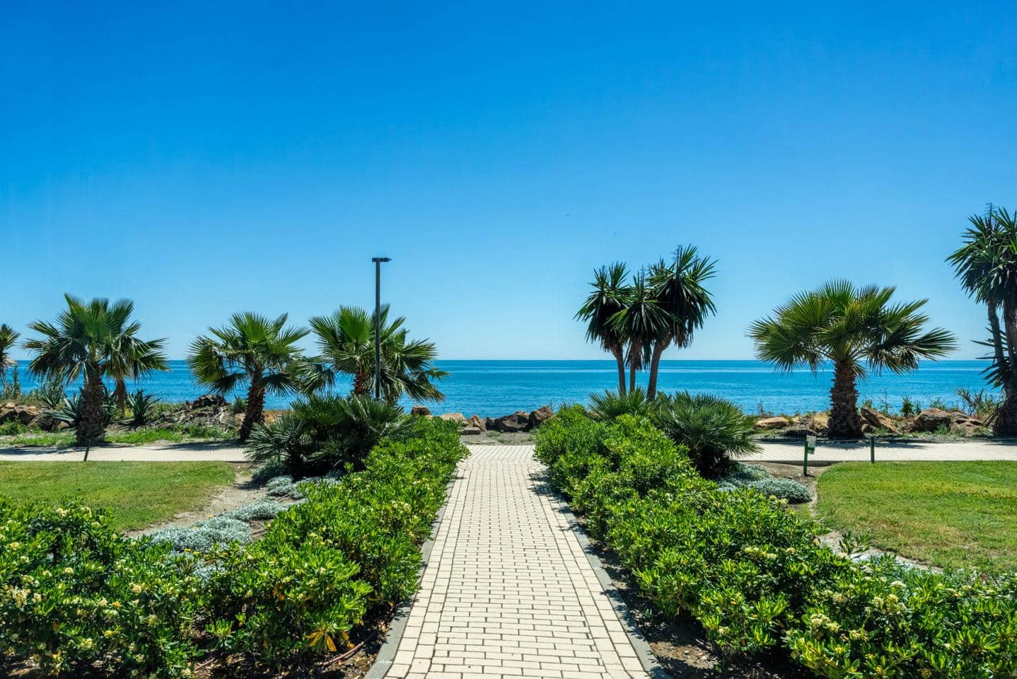 4 quarto Moradia para venda em Estepona com piscina garagem - 2 250 000 € (Ref: 9932549)