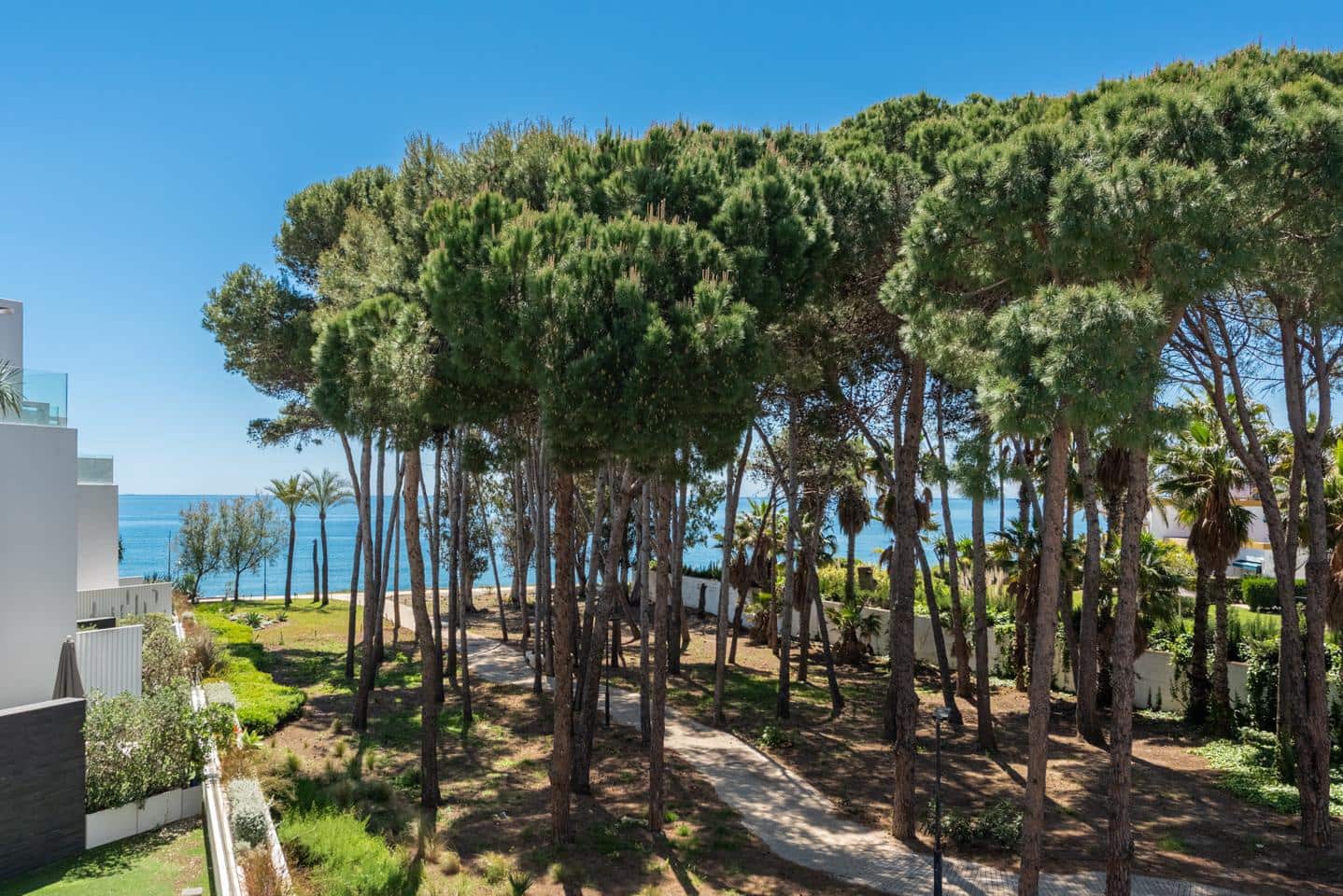4 quarto Moradia para venda em Estepona com piscina garagem - 2 250 000 € (Ref: 9932549)