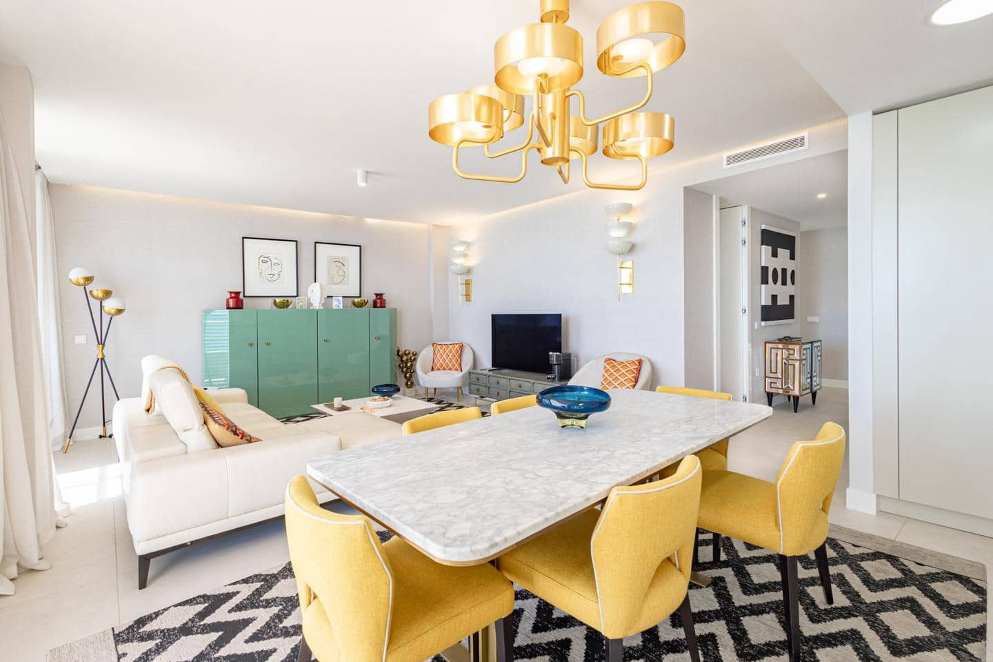 3 Zimmer Wohnung zu verkaufen in Estepona mit Pool Garage - 1.975.000 € (Ref: 9946541)
