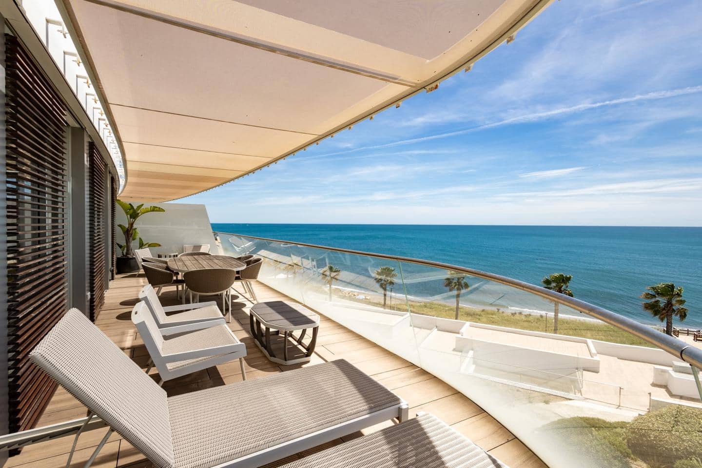 3 Zimmer Wohnung zu verkaufen in Estepona mit Pool Garage - 1.975.000 € (Ref: 9946541)