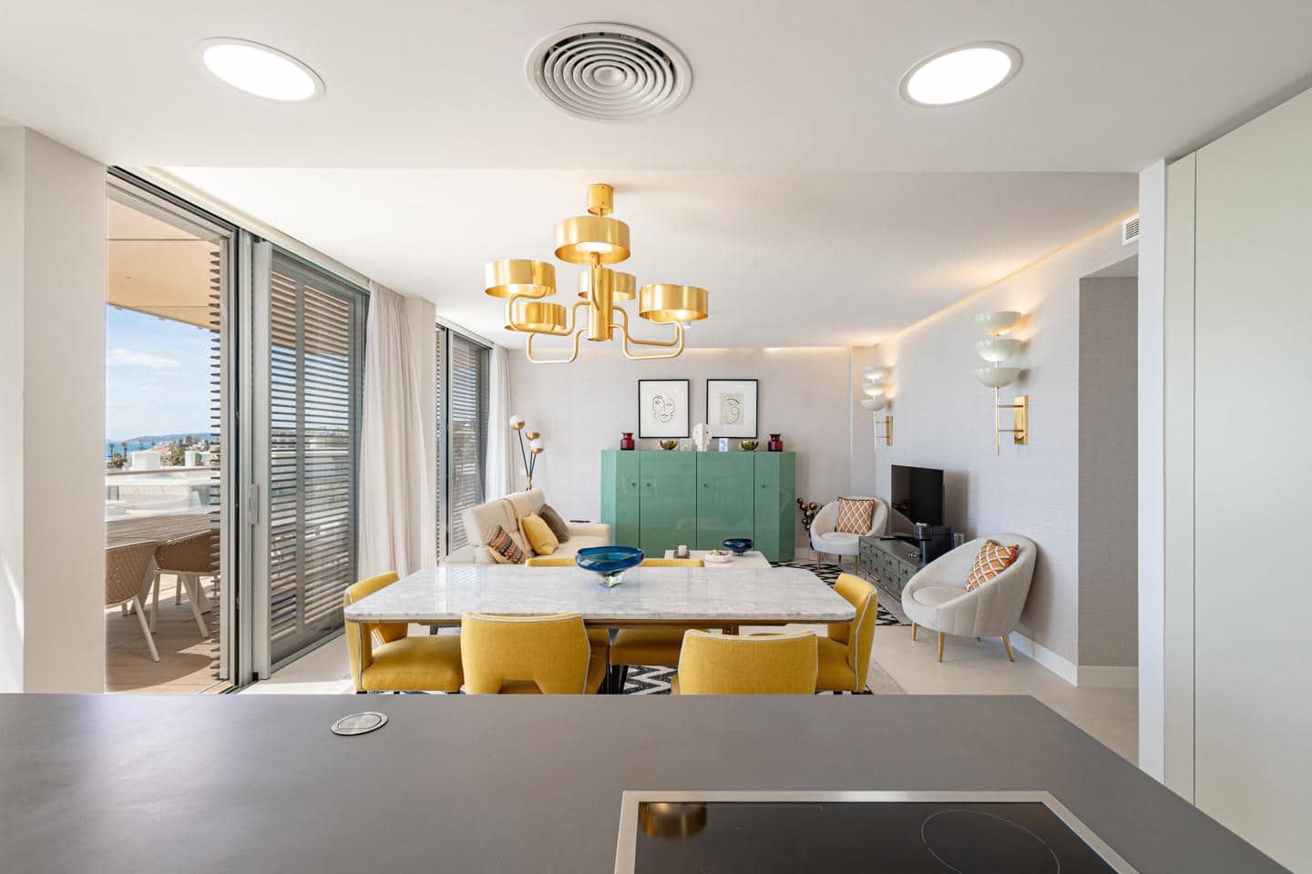 3 Zimmer Wohnung zu verkaufen in Estepona mit Pool Garage - 1.975.000 € (Ref: 9946541)
