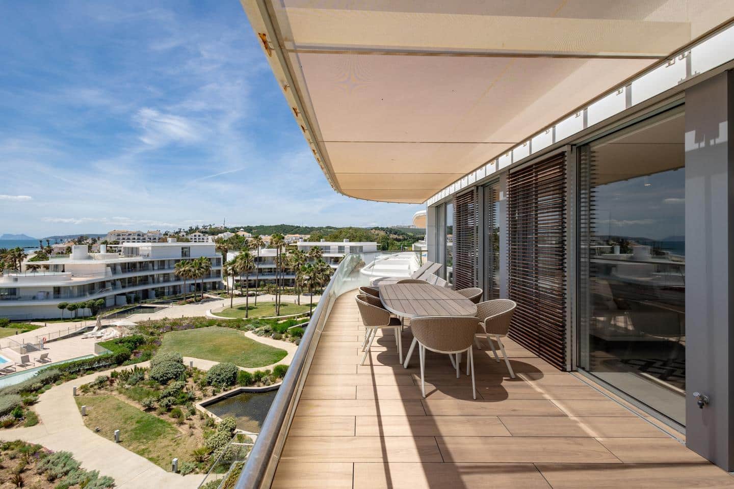 3 Zimmer Wohnung zu verkaufen in Estepona mit Pool Garage - 1.975.000 € (Ref: 9946541)