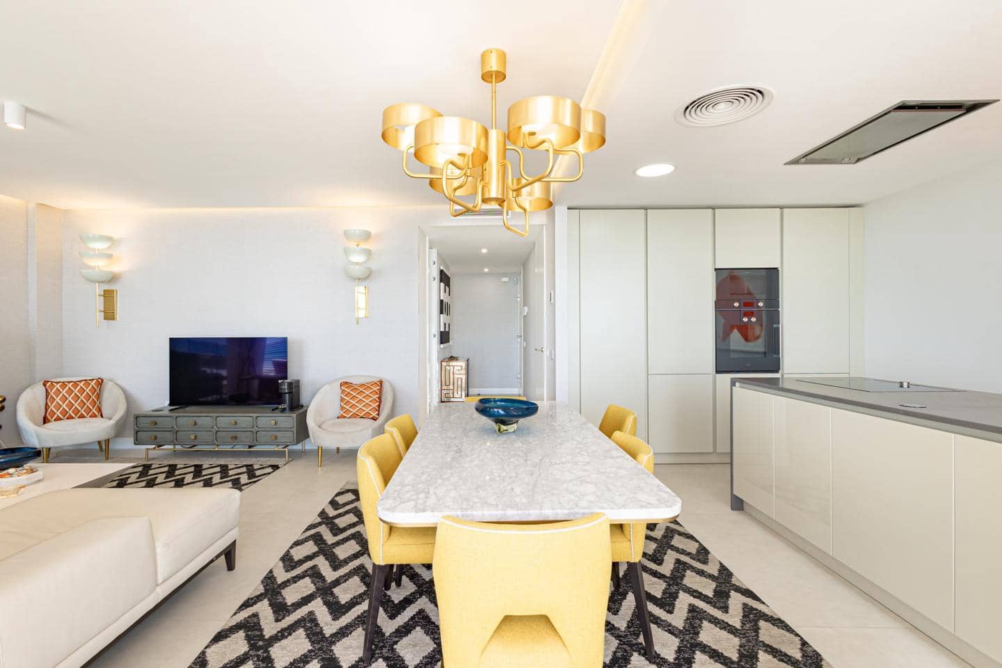 3 Zimmer Wohnung zu verkaufen in Estepona mit Pool Garage - 1.975.000 € (Ref: 9946541)