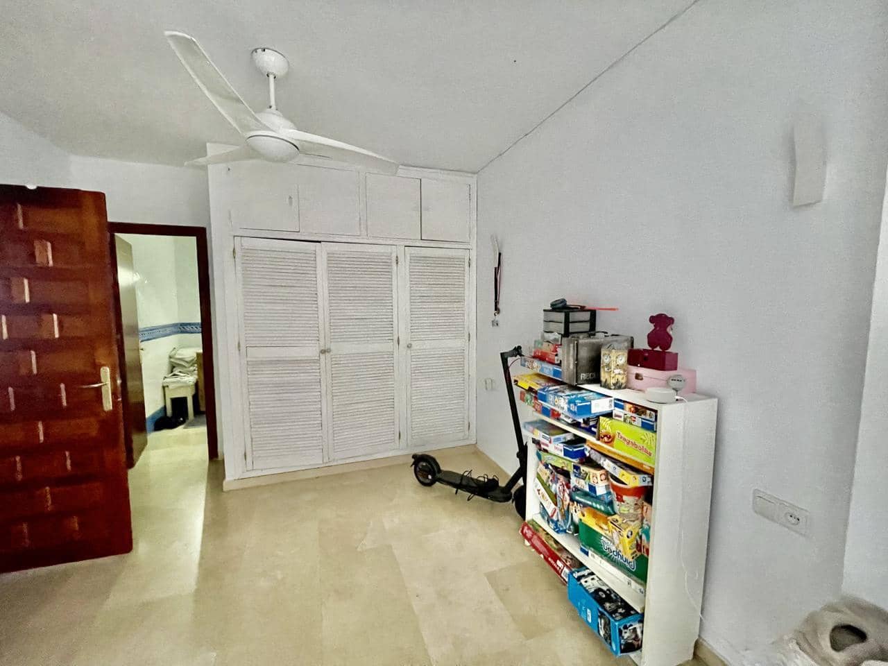 7 makuuhuone Maalaistalo myytävänä paikassa San Roque mukana uima-altaan 
autotalli - 875 000 € (Ref: 9958797)