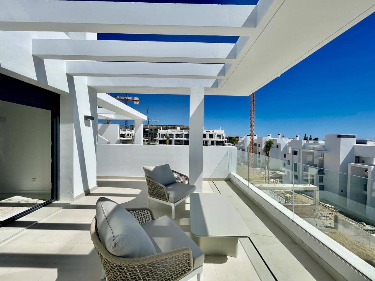 3 chambre Appartement à vendre à Estepona avec piscine garage - 725 000 € (Ref: 9966050)