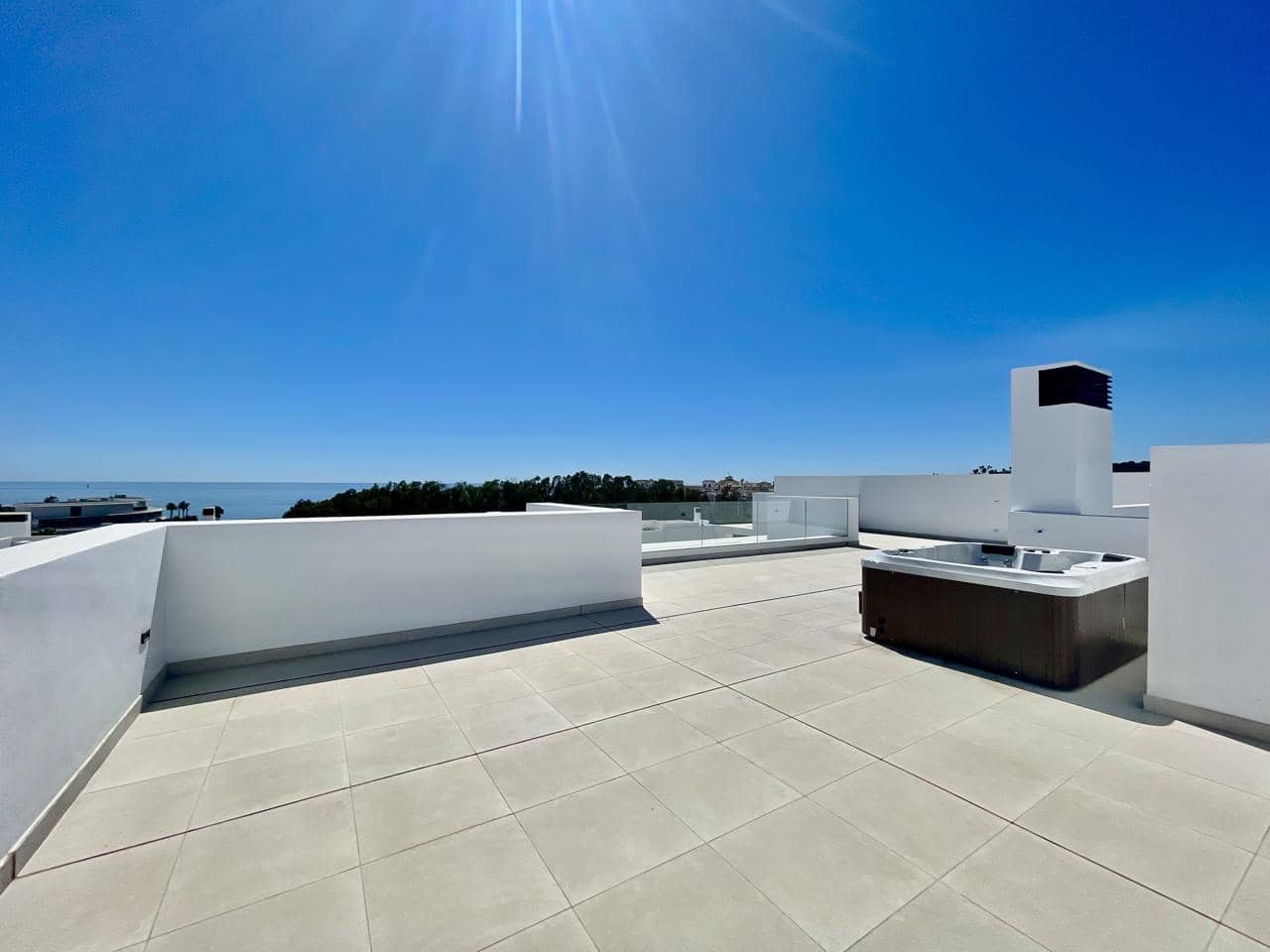 3 chambre Appartement à vendre à Estepona avec piscine garage - 725 000 € (Ref: 9966050)