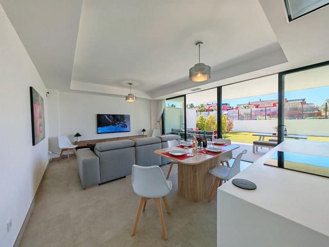 Piso de 2 habitaciones en Cancelada, Estepona en venta con piscina garaje - 589.000 € (Ref: 9974243)