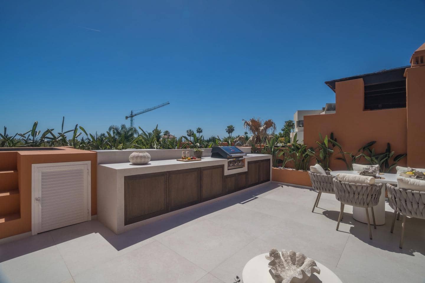 4 soverom Leilighet til salgs i Marbella med svømmebasseng garasje - € 1 749 000 (Ref: 9981527)