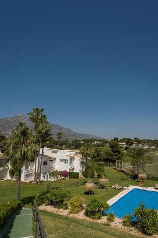 4 chambre Appartement à vendre à Aloha Golf, Marbella avec piscine - 1 350 000 € (Ref: 9981529)