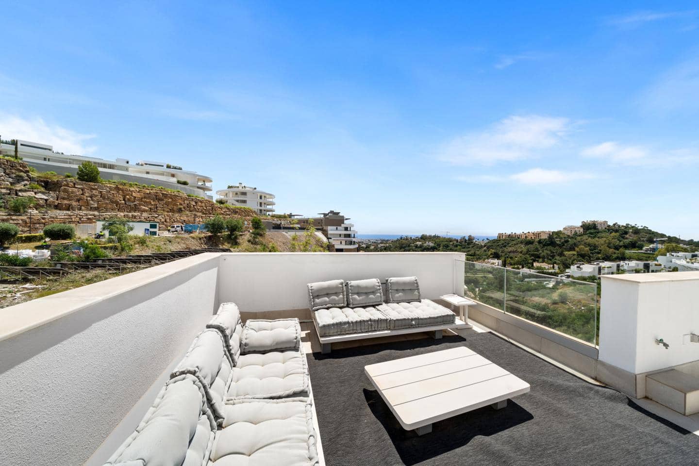 3 soveværelse Lejlighed til salg i Benahavis med swimmingpool garage - € 799.000 (Ref: 9984037)