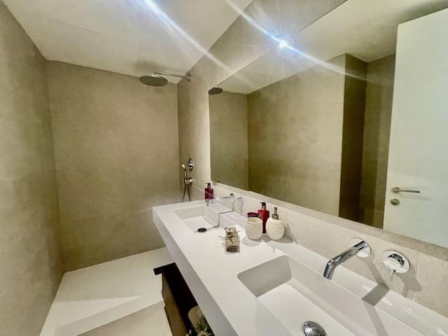 3 soveværelse Lejlighed til salg i Nueva Alcántara, Marbella med swimmingpool garage - € 1.250.000 (Ref: 9989765)