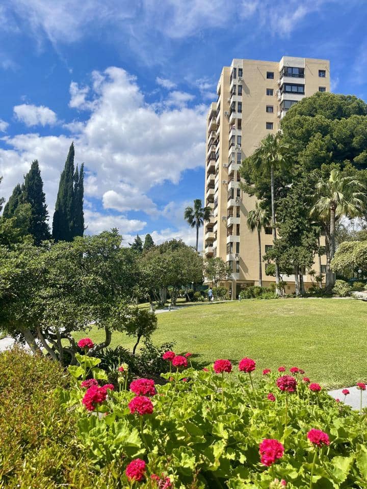 Appartement à vendre à Marbella avec piscine garage - 252 000 € (Ref: 9991912)