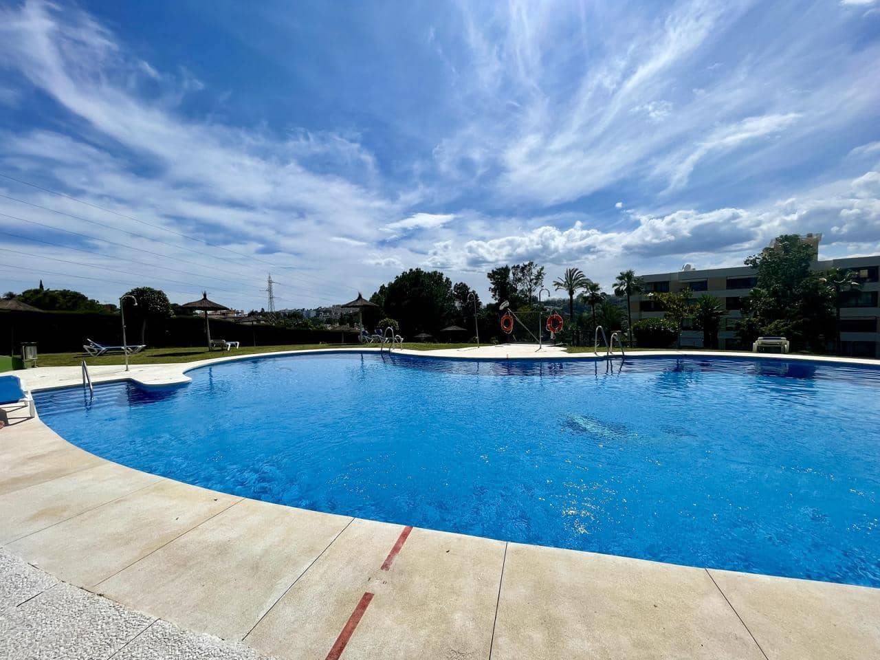 Appartement à vendre à Marbella avec piscine garage - 252 000 € (Ref: 9991912)
