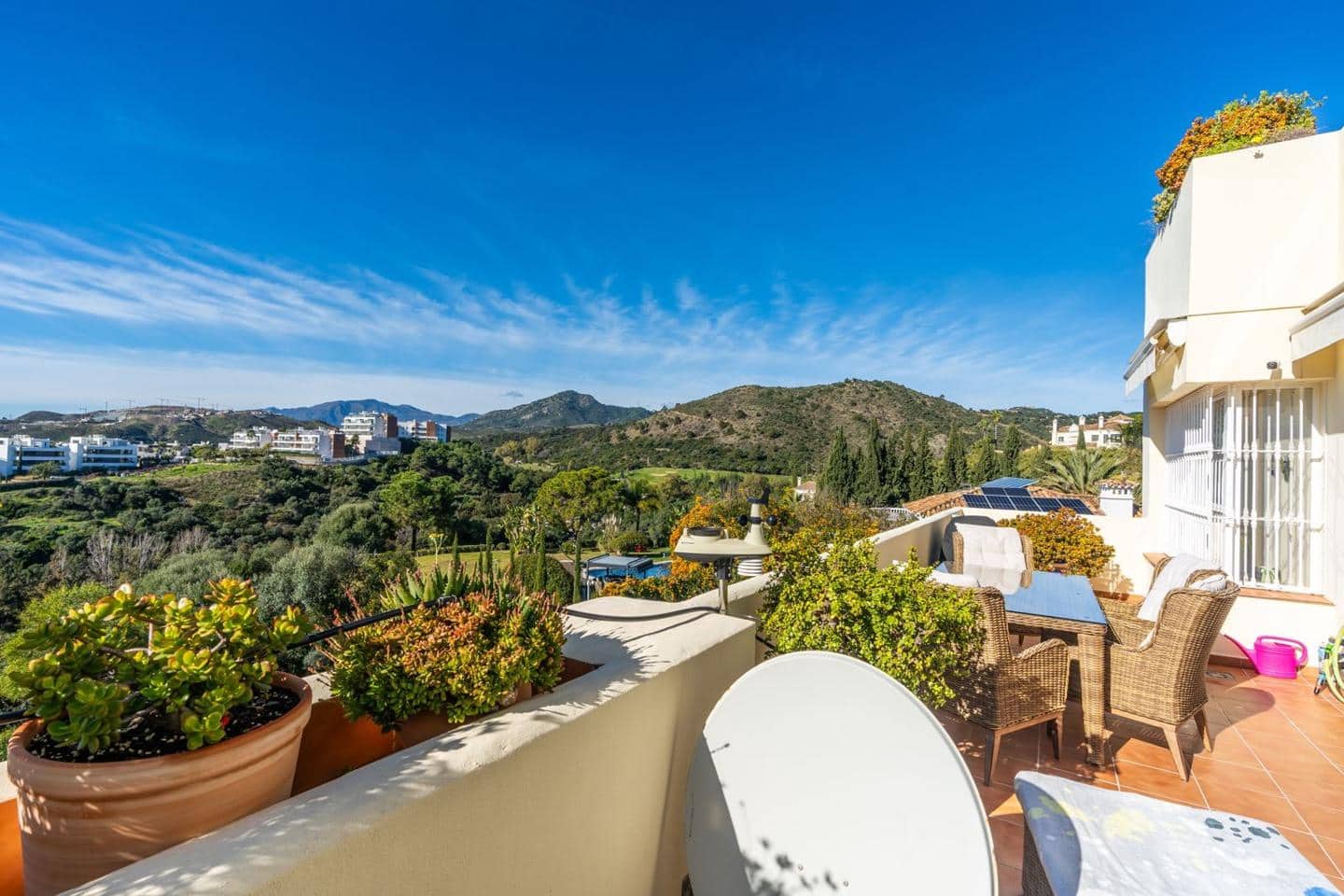 Piso de 3 habitaciones en Benahavís en venta con piscina garaje - 529.000 € (Ref: 9997951)