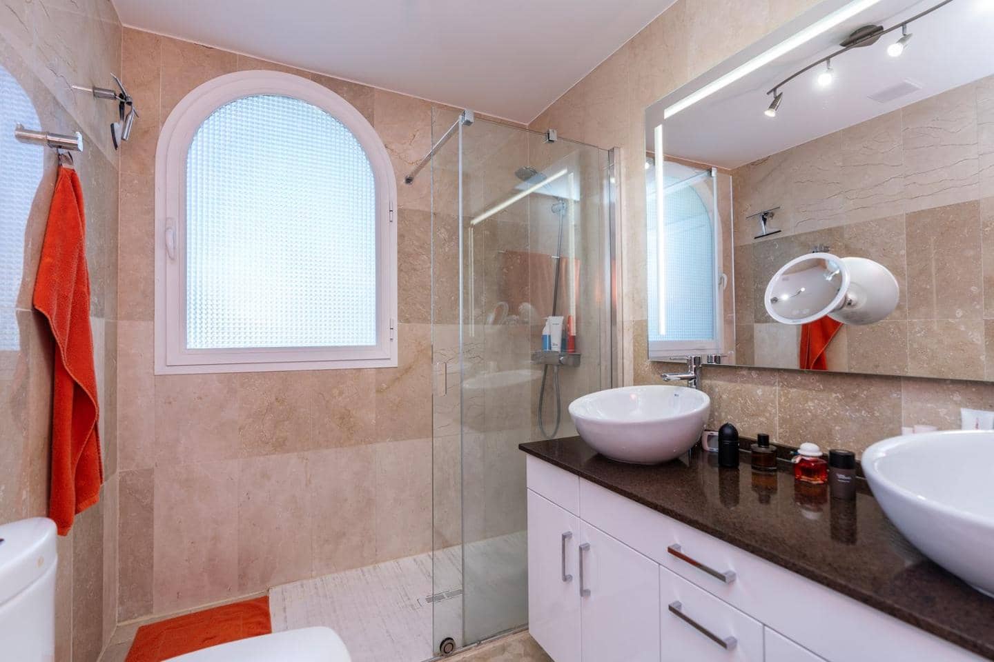 Piso de 3 habitaciones en Benahavís en venta con piscina garaje - 529.000 € (Ref: 9997951)