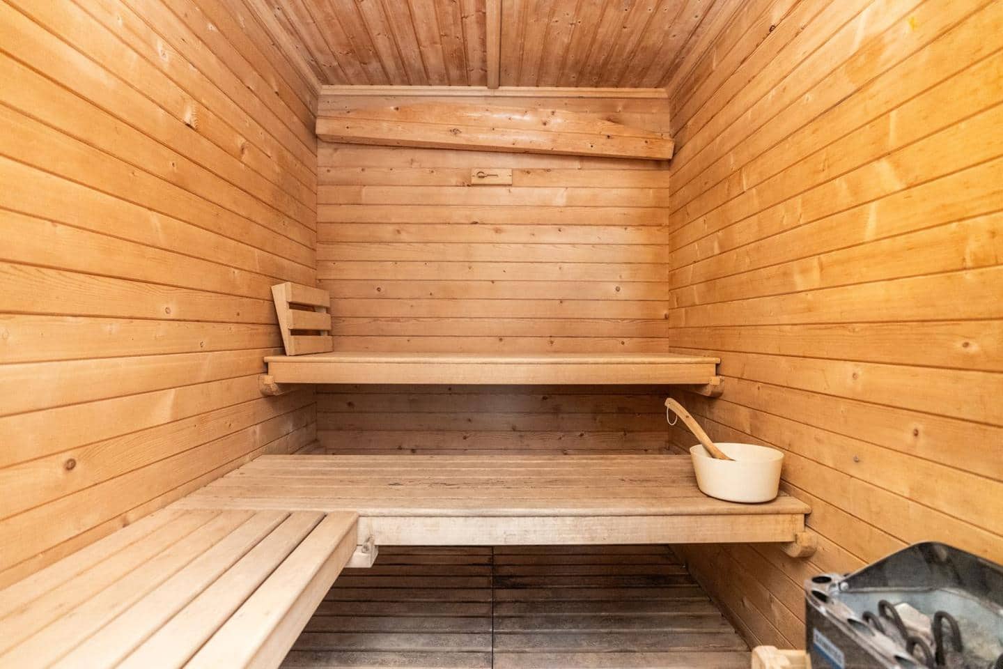Piso de 3 habitaciones en Benahavís en venta con piscina garaje - 529.000 € (Ref: 9997951)