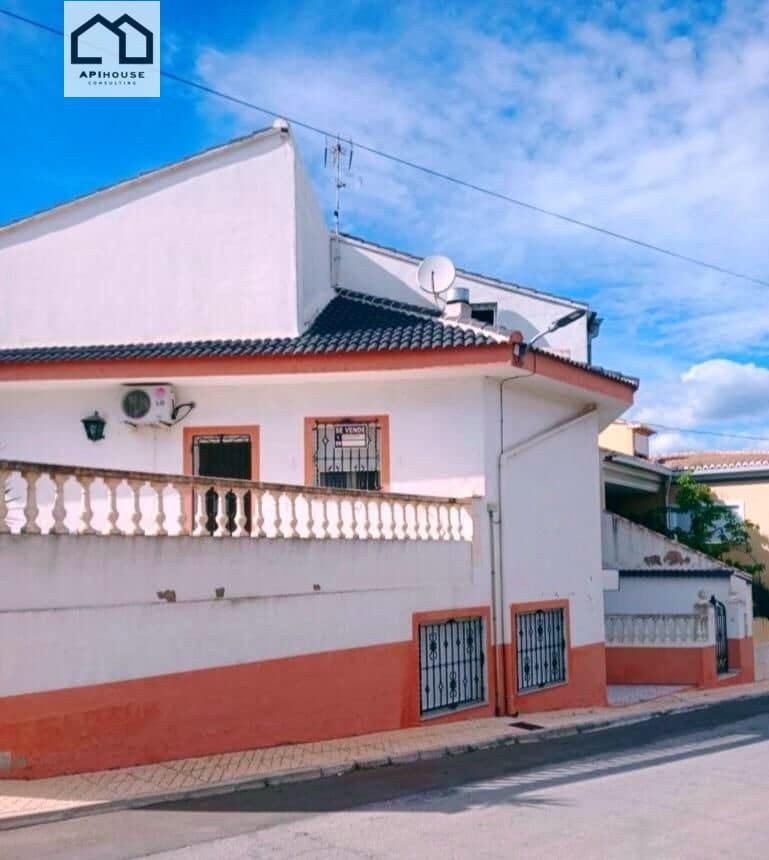 3 bedroom Townhouse for sale in La Font de la Figuera with garage - € 275,000 (Ref: 9506828)