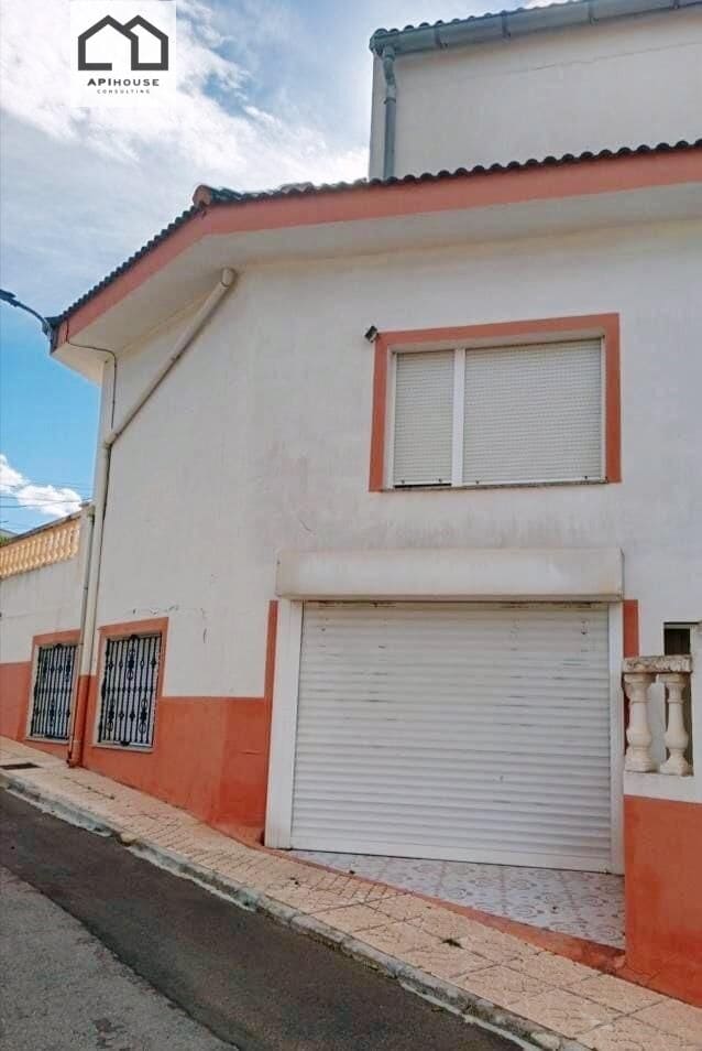 3 bedroom Townhouse for sale in La Font de la Figuera with garage - € 275,000 (Ref: 9506828)