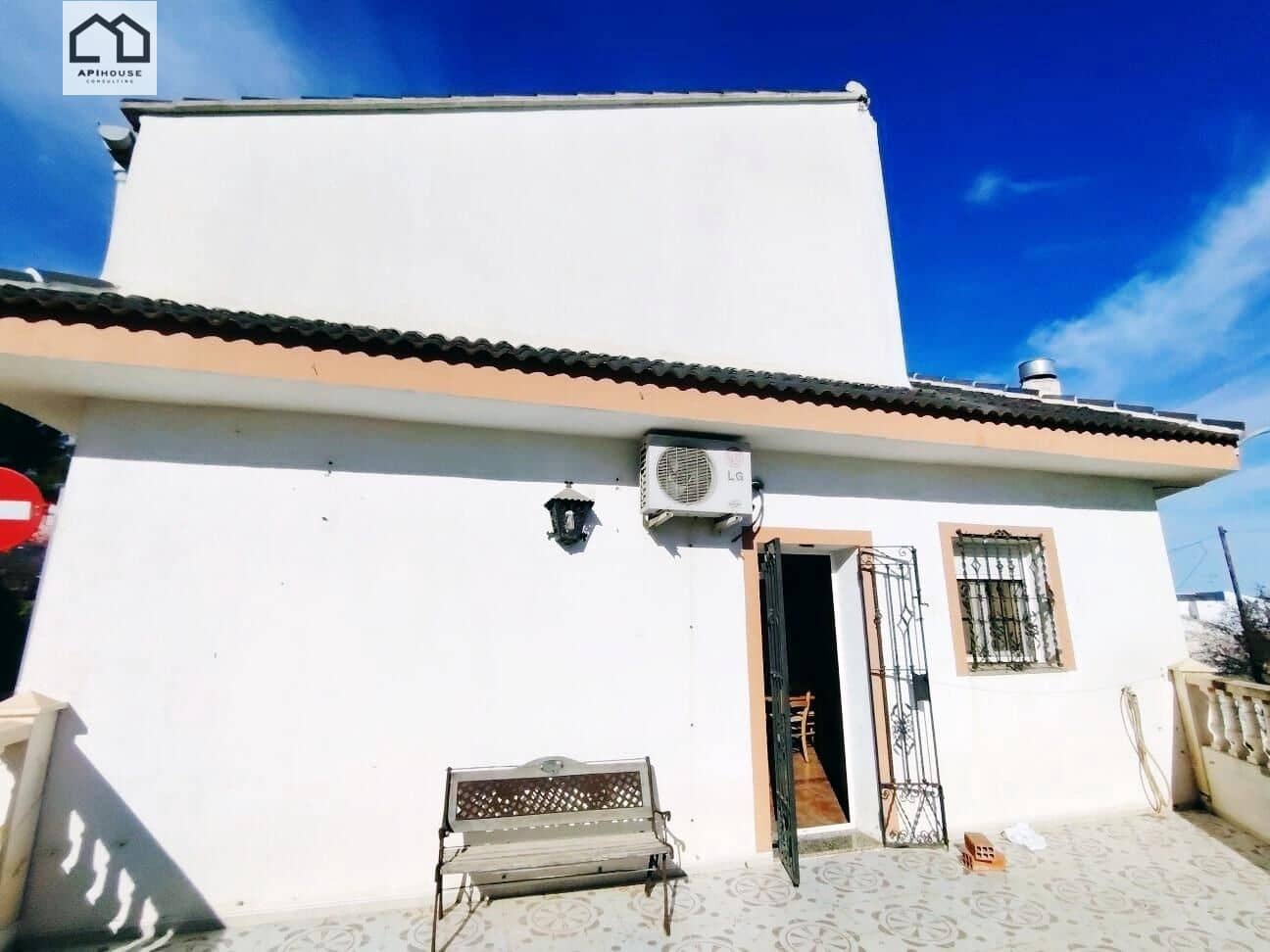 3 bedroom Townhouse for sale in La Font de la Figuera with garage - € 275,000 (Ref: 9506828)