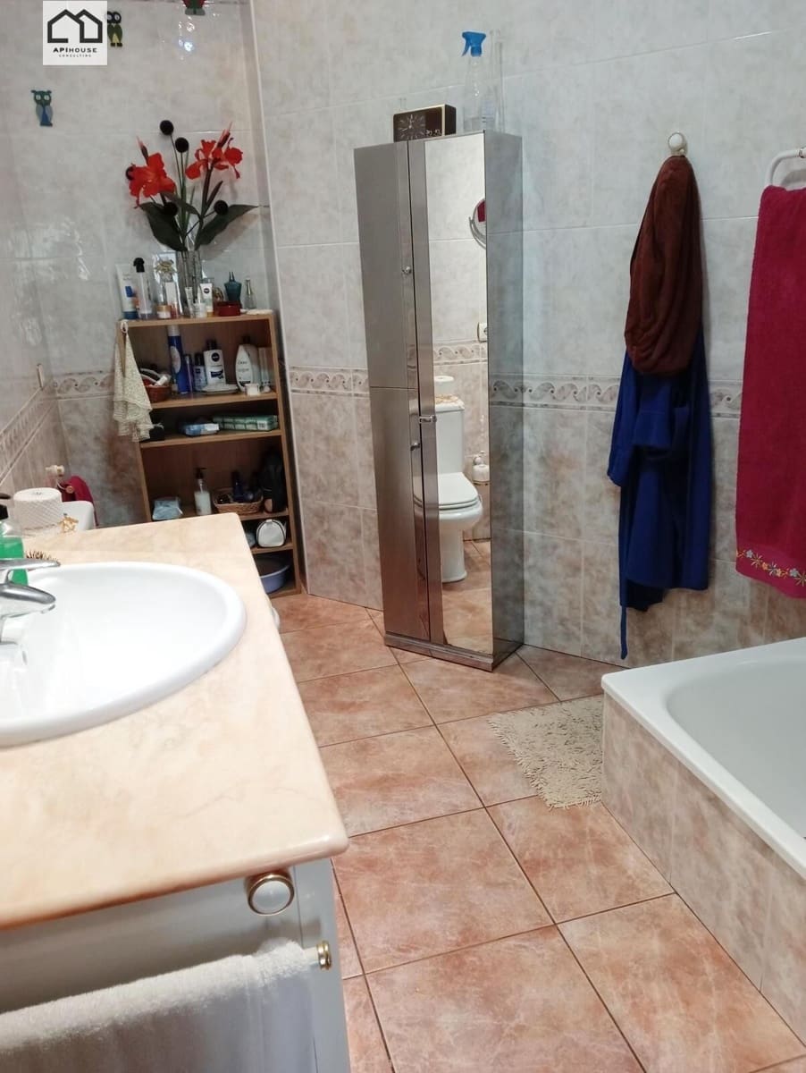 3 bedroom Townhouse for sale in La Font de la Figuera with garage - € 275,000 (Ref: 9506828)