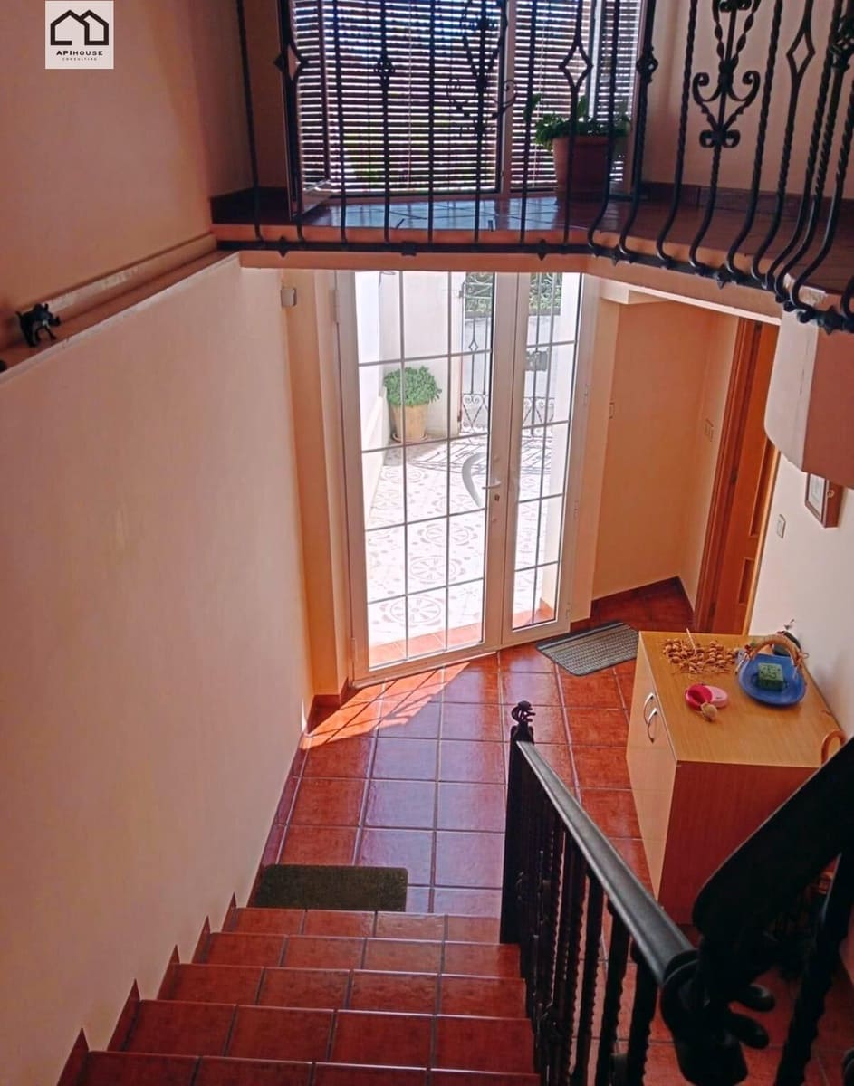 3 bedroom Townhouse for sale in La Font de la Figuera with garage - € 275,000 (Ref: 9506828)