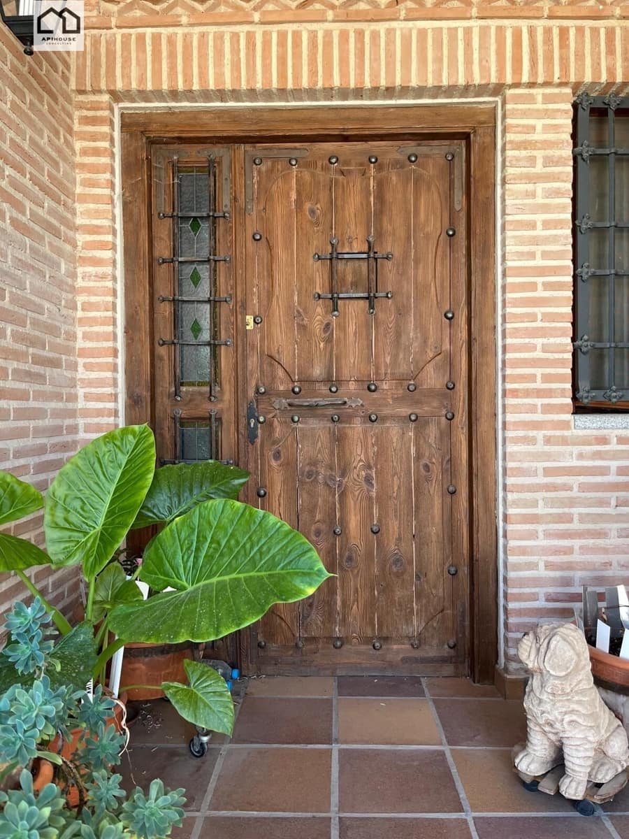 Chalet de 5 habitaciones en Santa Olalla en venta con garaje - 339.999 € (Ref: 9506829)