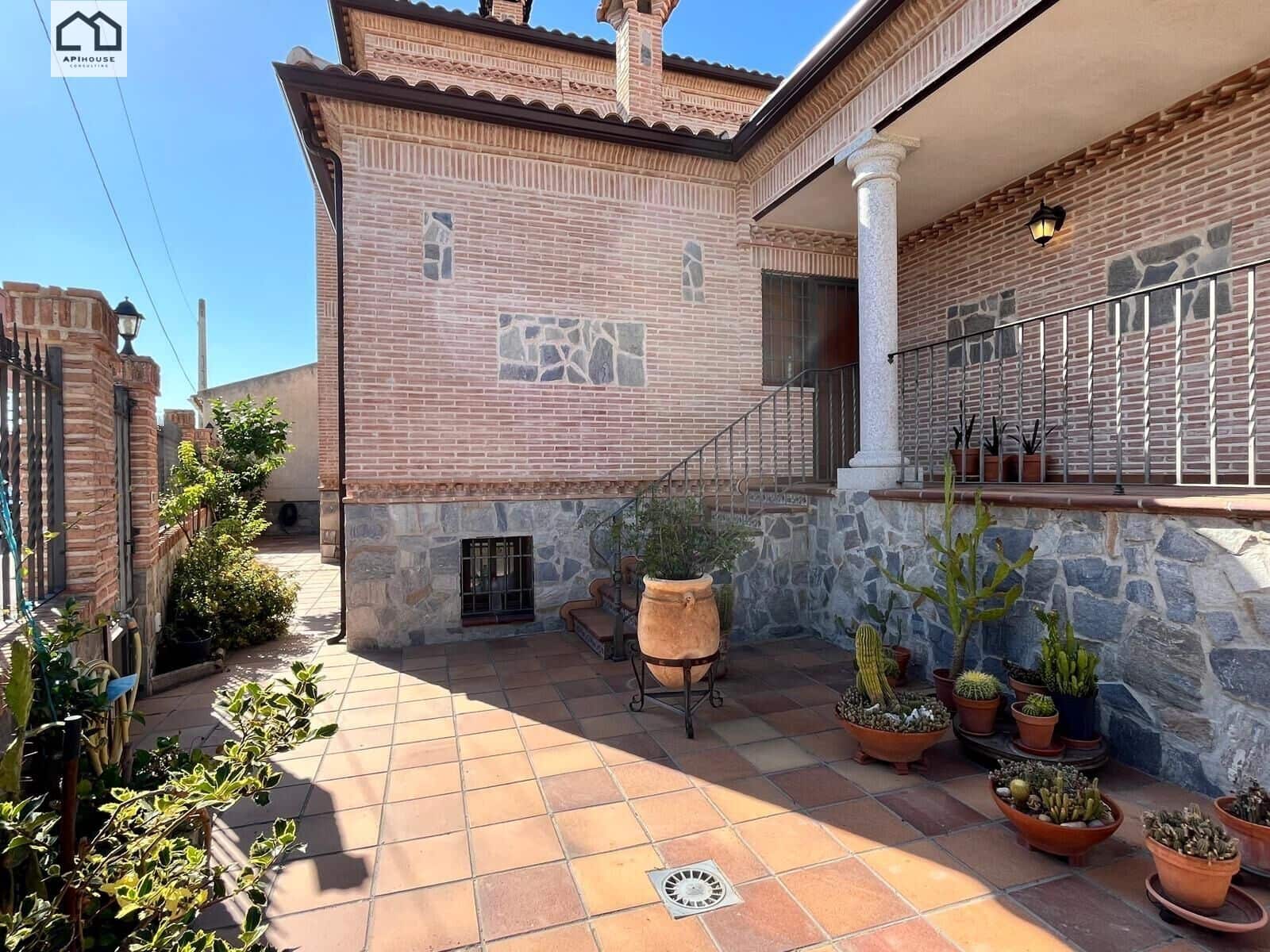 Chalet de 5 habitaciones en Santa Olalla en venta con garaje - 339.999 € (Ref: 9506829)