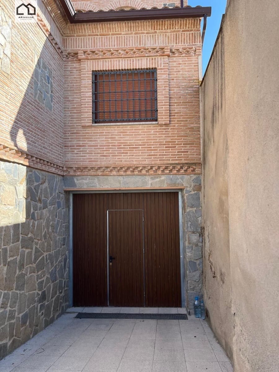 Chalet de 5 habitaciones en Santa Olalla en venta con garaje - 339.999 € (Ref: 9506829)