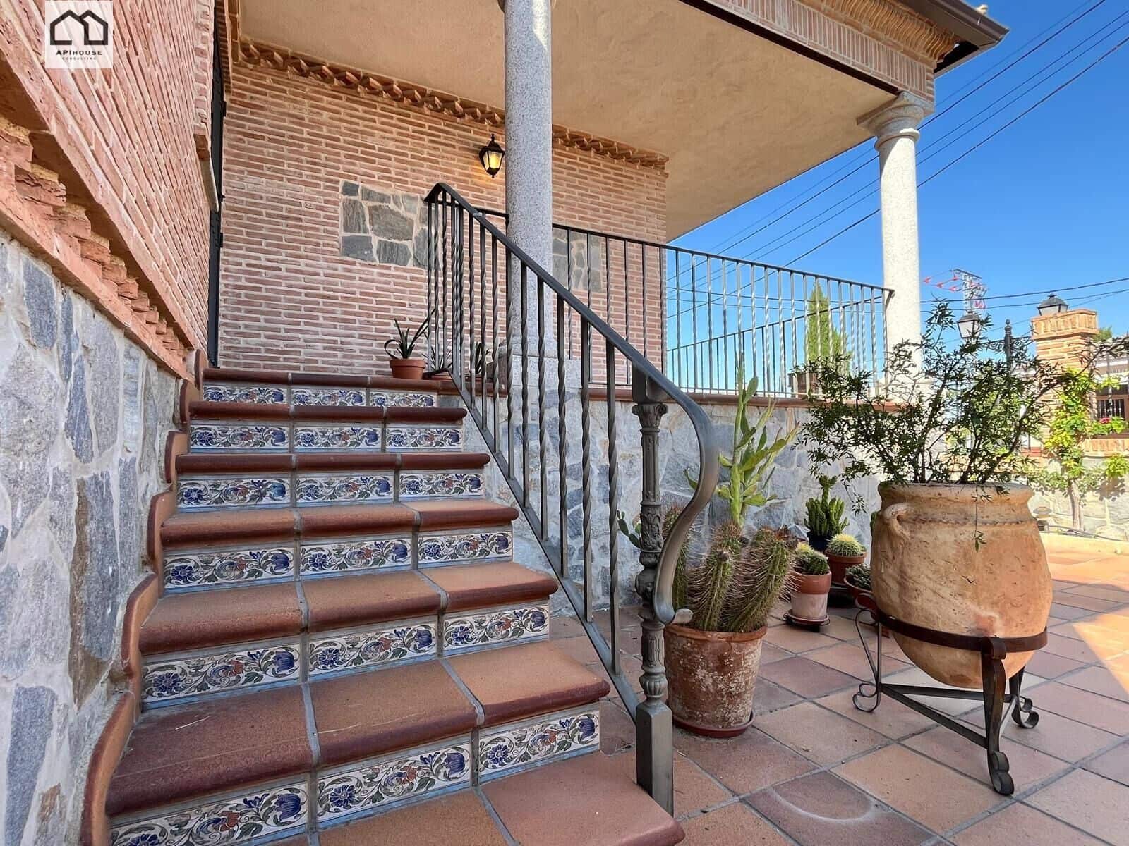 Chalet de 5 habitaciones en Santa Olalla en venta con garaje - 339.999 € (Ref: 9506829)