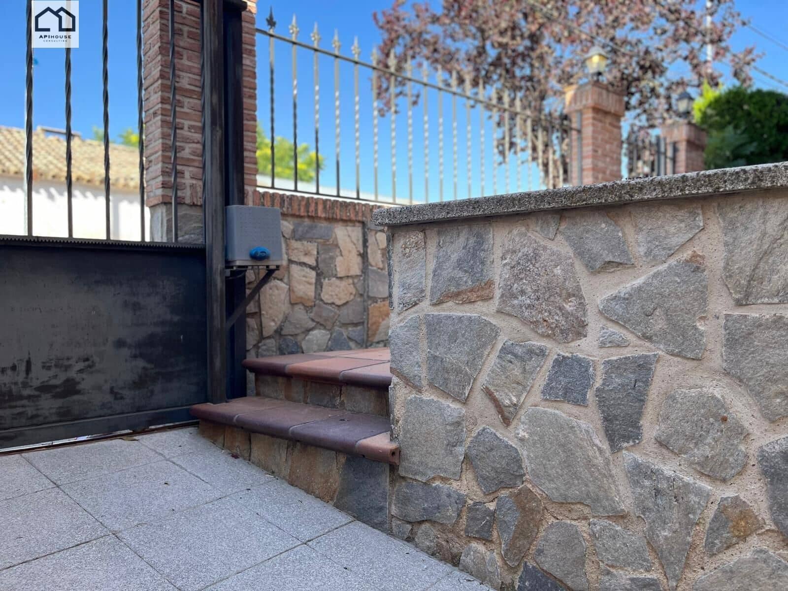 Chalet de 5 habitaciones en Santa Olalla en venta con garaje - 339.999 € (Ref: 9506829)