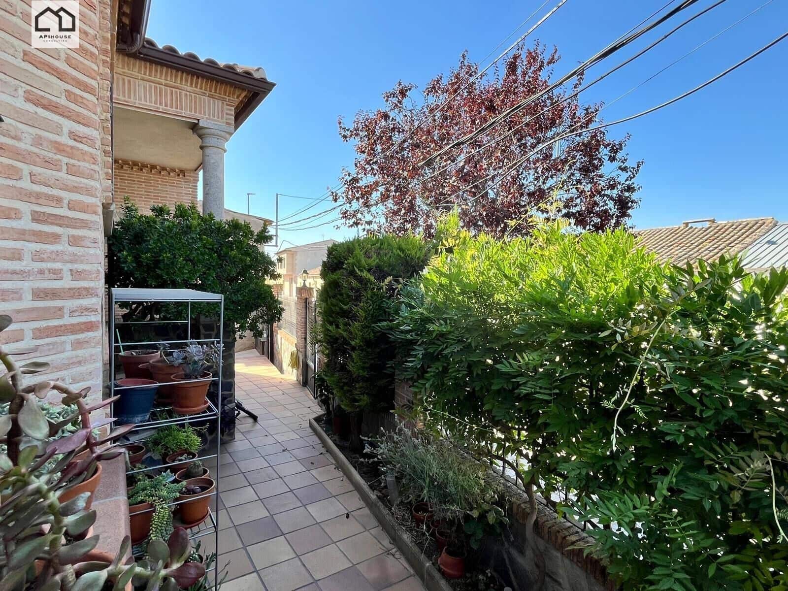 Chalet de 5 habitaciones en Santa Olalla en venta con garaje - 339.999 € (Ref: 9506829)